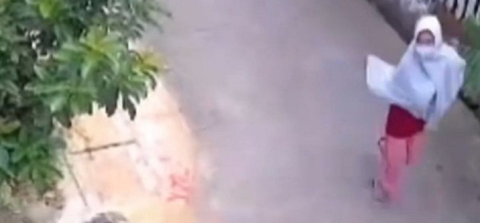 Ibu-ibu Rampas Uang dari Anak Berkebutuhan Khusus, Korban Menangis Histeris di Tenggah Jalan