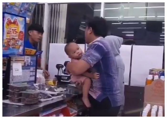 Viral! Petugas Kasir Minimarket Adu Mulut dengan Pelanggan Gegara Masalah Struk Pembelian