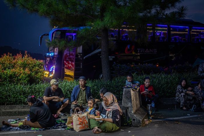 Kisah Ibu-Anak Tertidur saat Mudik Sampai Diturunkan di Pinggir Jalan, Endingnya Diantar Polisi