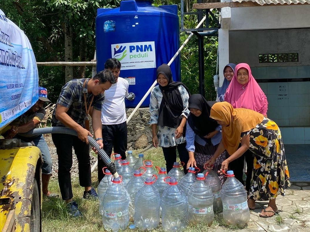 PNM Peduli Masa Depan Sehat, Salurkan Air Bersih dan Fasilitas Sanitasi
