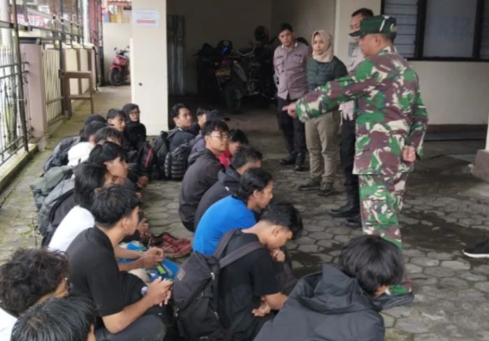 Nekat Naik Gunung Merapi Tanpa Izin, 20 Pendaki Ilegal Diamankan Petugas