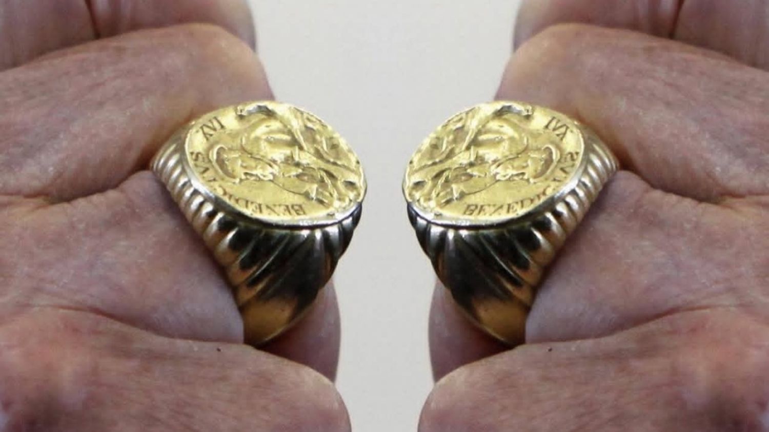 Cincin Legendaris Paus Fransiskus Bakal Dihancurkan, Kenapa?