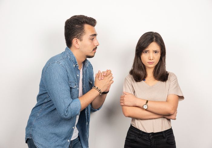 6 Cara Mengatasi Rasa Cemburu agar Hubungan Tetap Harmonis