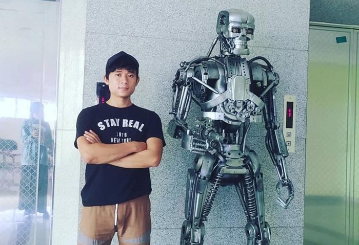 Viral Pria Asal Tegal Berhasil Ubah Suku Cadang Bekas Mobil Dan Motor Tua Jadi Replikas Robot