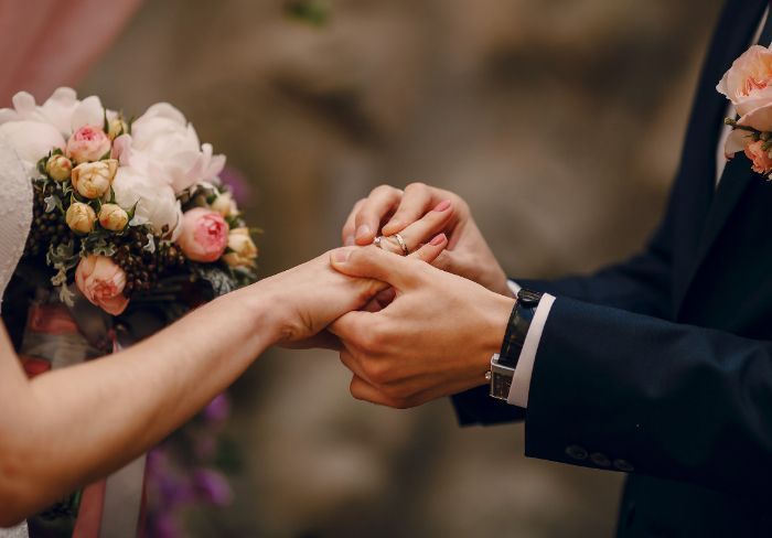 Bukan Cuma Modal Cantik, Ini 7 Sifat Cewek yang Siap Dinikahi!
