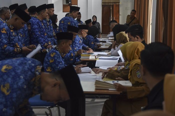 Kabar Baik! Gaji ke-13 PNS hingga Pensiunan Mulai Cair Hari ini, Cek Besarannya!