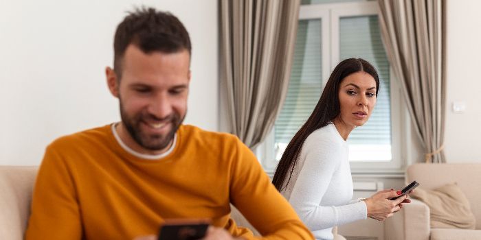 Fakta atau Mitos Pria Doyan Selingkuh Punya IQ Rendah? Simak Penelitian Berikut!