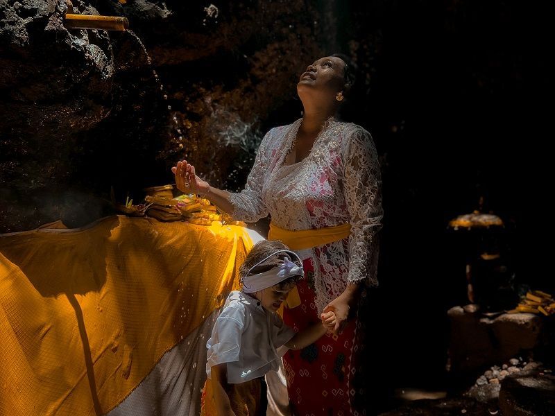 Bukan Sekedar Tren untuk Healing, Ritual Melukat di Bali Memiliki Makna dan Pantangan yang Harus Dipatuhi