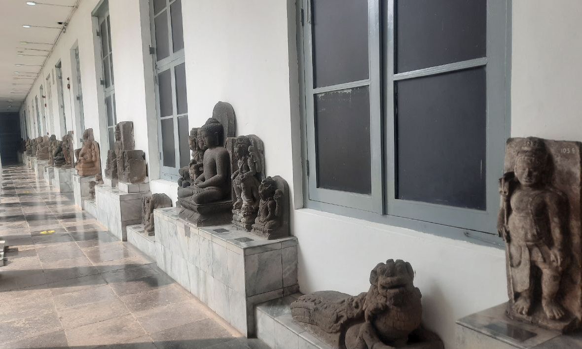 Rekam Jejak Sejarah Kerajaan Indonesia Melalui Lorong Penuh Arca dan Prasasti di Museum Nasional