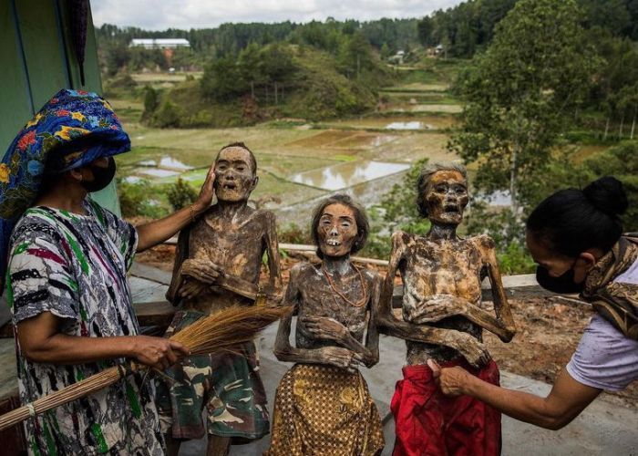 Ma'Nene, Tradisi Khas Suku Toraja Hormati Para Leluhur, Jasad Dibersihkan dan Diberi Pakaian Baru