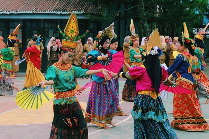 3 Mitos Terkenal dalam Masyarakat Suku Bugis: Warisan Spiritual yang Memikat