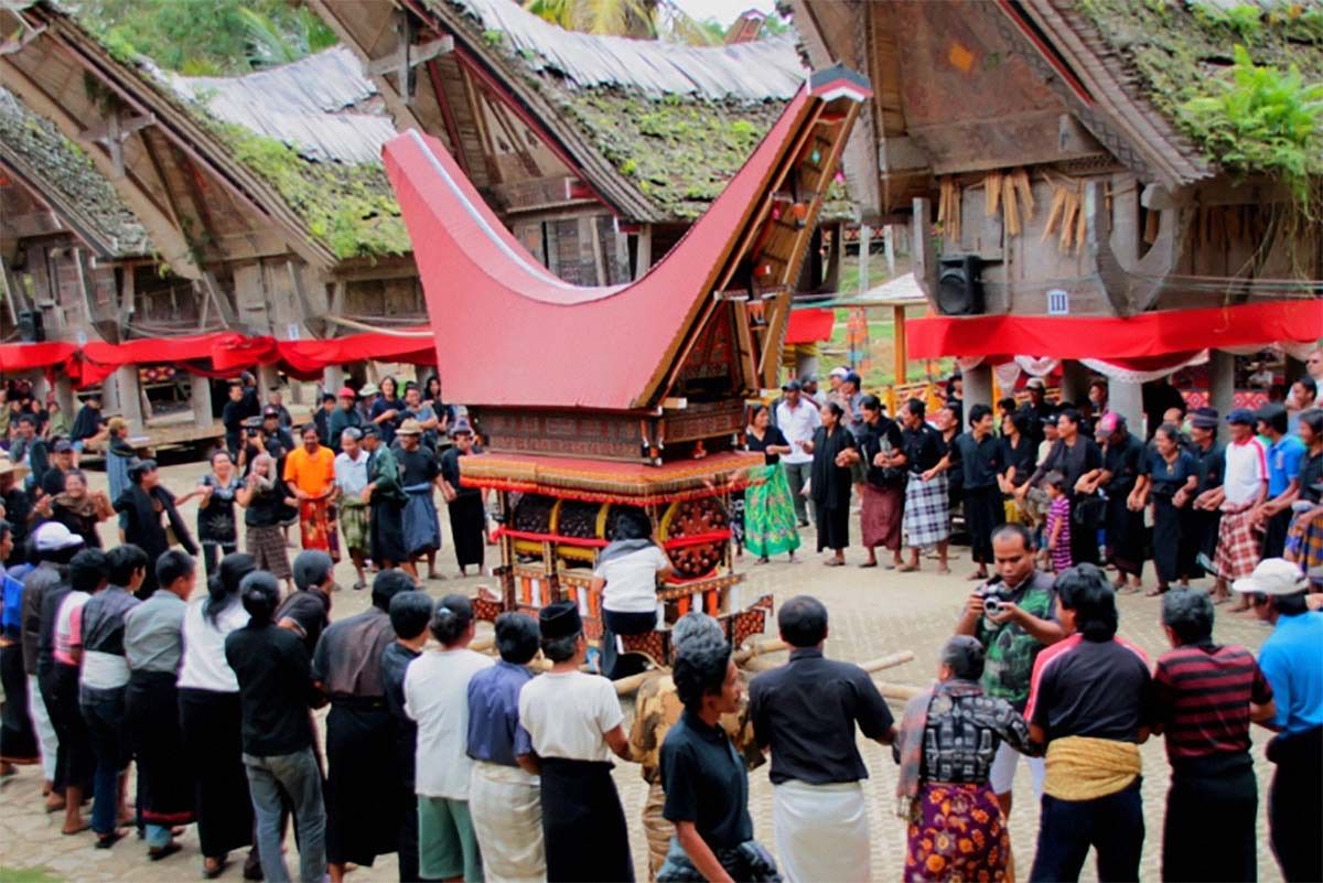 Mengenal Upacara Pernikahan Mayat dalam Budaya Suku Toraja, Tradisi Unik Rayakan Kematian