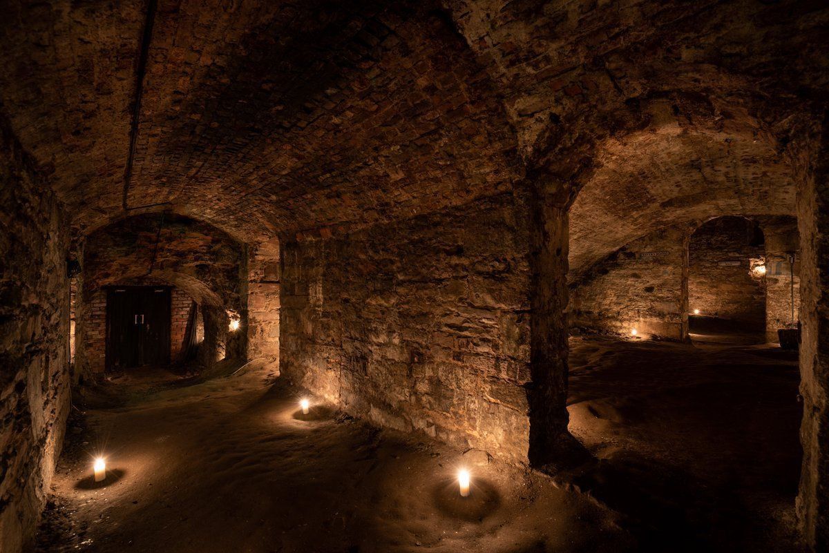 Sejarah Kelam Edinburgh Vaults: Dari Ruang Simpan menjadi Bangunan Angker