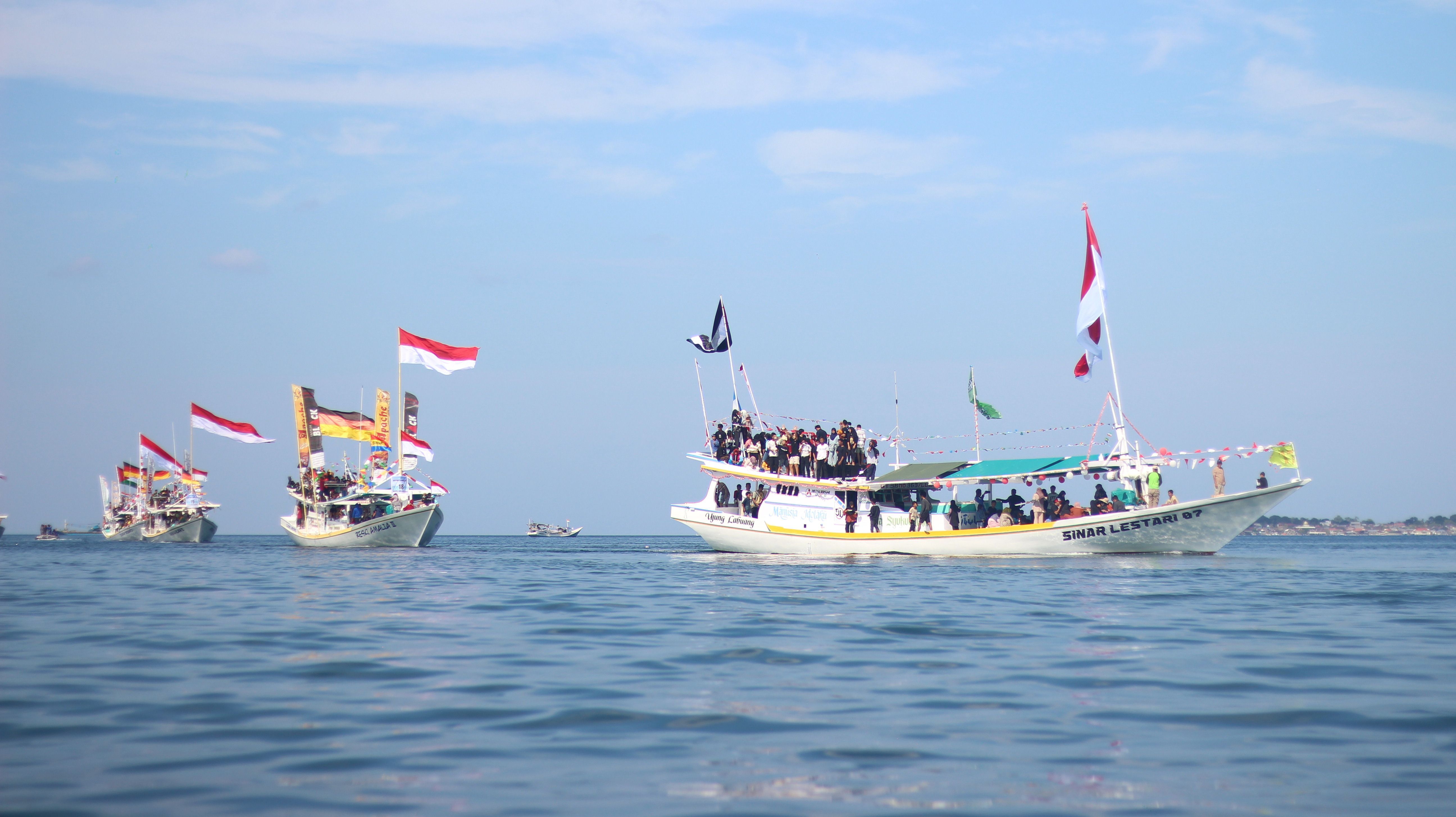 Tradisi Pesta Nelayan Suku Mandar di Pinrang, Salah Satunya dengan Konvoi Kapal Nelayan Warna-warni