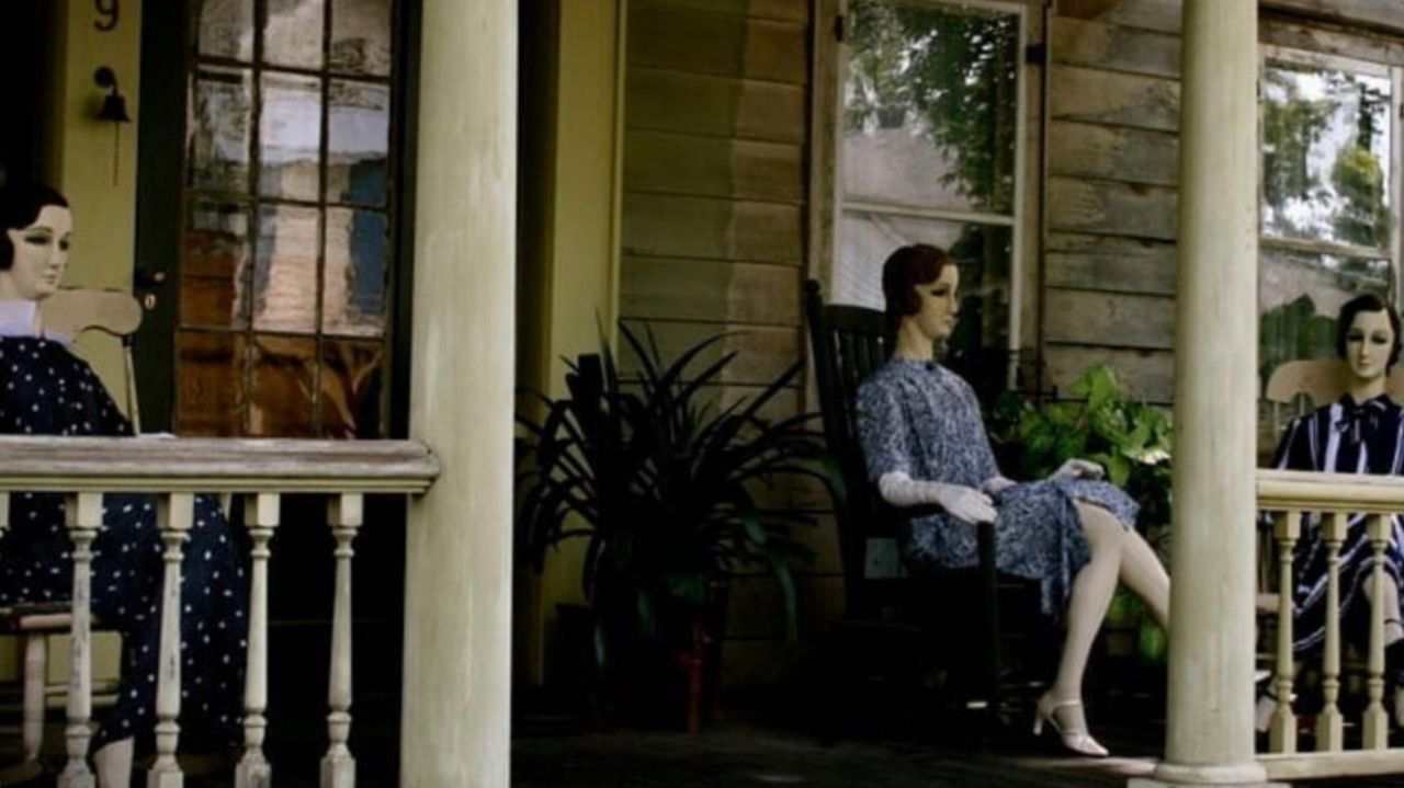 Misteri John Lawson House: Rumah Angker yang Dijaga Patung Maneken