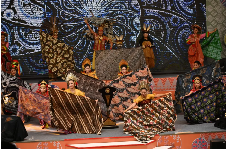 Menelusuri Sejarah Batik: Duta Budaya Indonesia Dengan Kekayaannya yang Mengagumkan