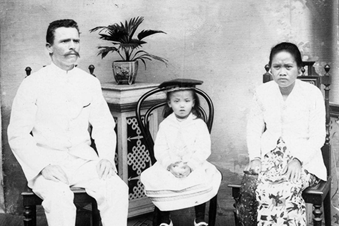 Di Balik Tirai Kolonial: Kisah Nyai dan Perempuan Pribumi yang Terlupakan
