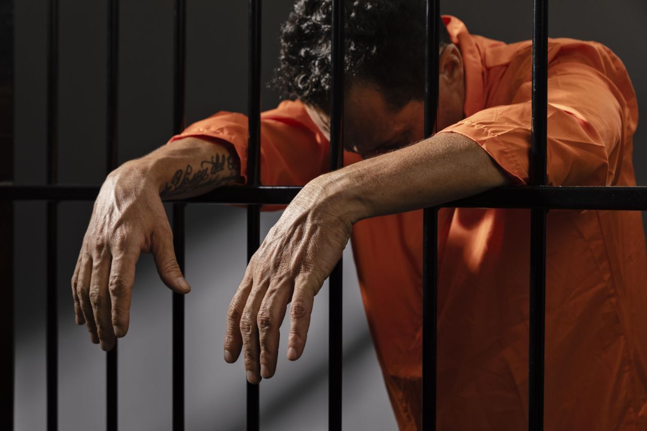 5 Arti Mimpi Masuk Penjara Menurut Primbon Jawa