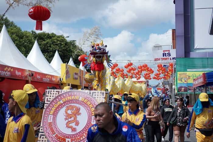 Melihat Atraksi Naga 40 Meter saat Perayaan Cap Go Meh di Pontianak