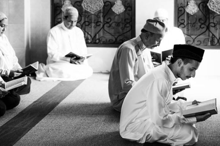 Nostalgia Ramadhan: 3 Tradisi Khas yang Kini Mulai Jarang Ditemui