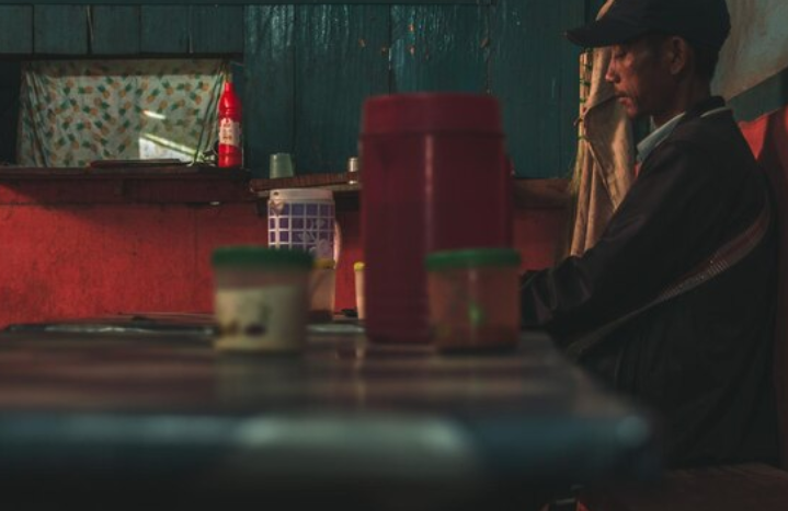 7 Ciri Warung yang Diduga Pakai Jin Penglaris, Jangan Sampai Salah Masuk!