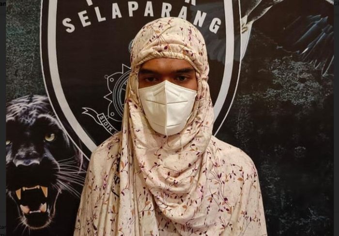 Ngaku Dapat Bisikan Gaib, Mahasiswa Unram Ini Nyamar Jadi Jemaah Wanita di Masjid