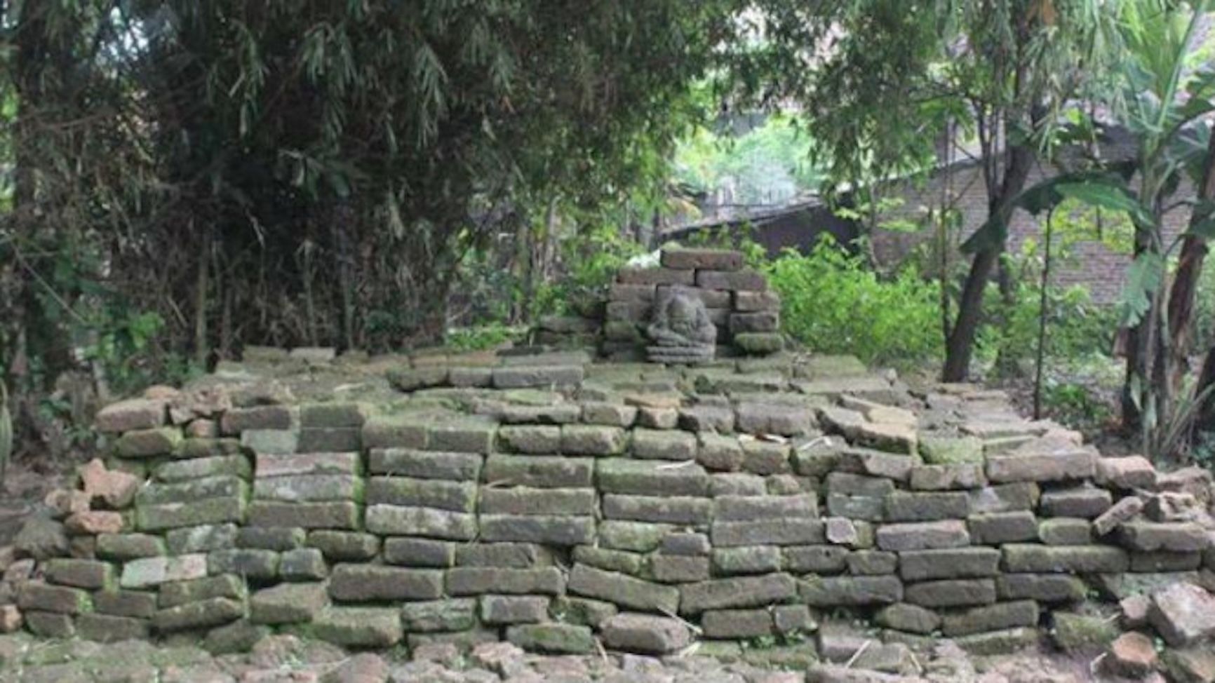 Candi Pamotan: Dua Reruntuhan, Satu Cerita dari Masa Lalu