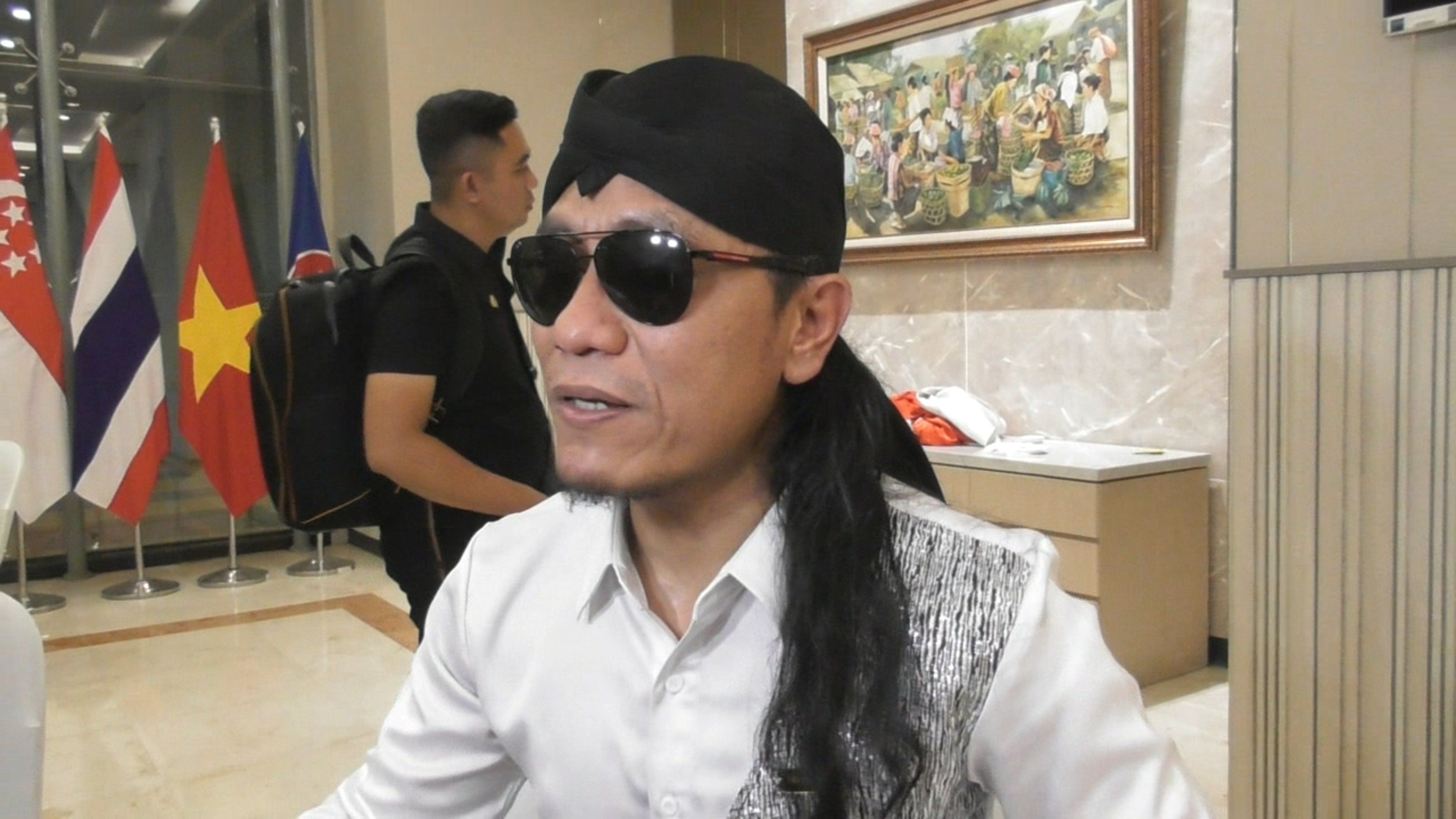 Gus Miftah Sentil Oklin Fia Usai Konten Jilat Es Krim Viral di Media Sosial: Tak Sopan, Memancing Perdebatan