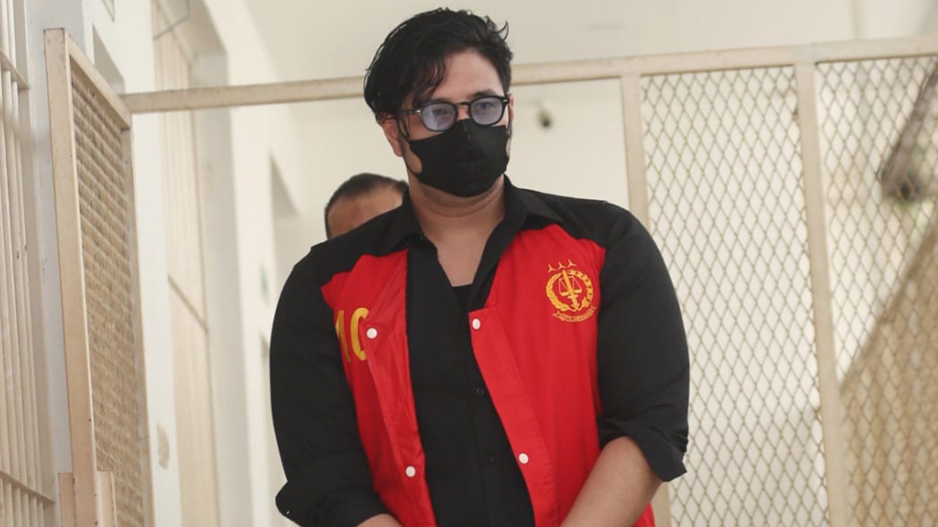 Tangis Ammar Zoni Pecah Usai Dituntut 1 Tahun Penjara dari JPU Buntut Narkoba