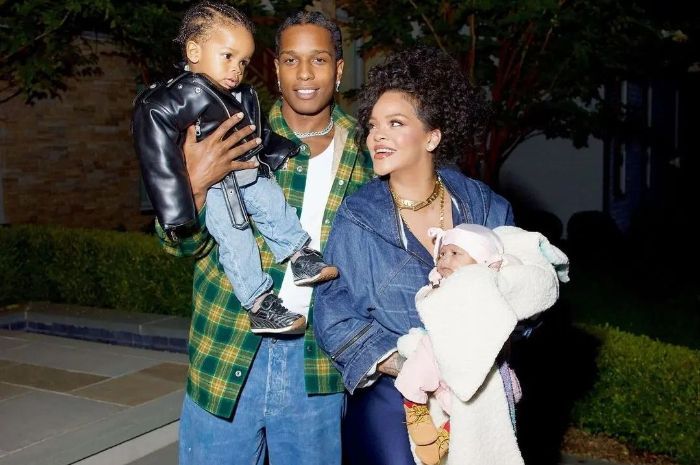 Rihanna dan A$AP Rocky Pamer Wajah Anak Kedua Mereka Bernama Riot Rose