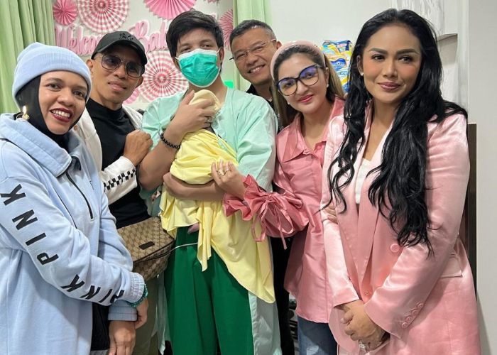 Atta Bahagia Aurel Lahirkan Anak Kedua di Tanggal Cantik, Krisdayanti hingga Geni Faruk Hadir