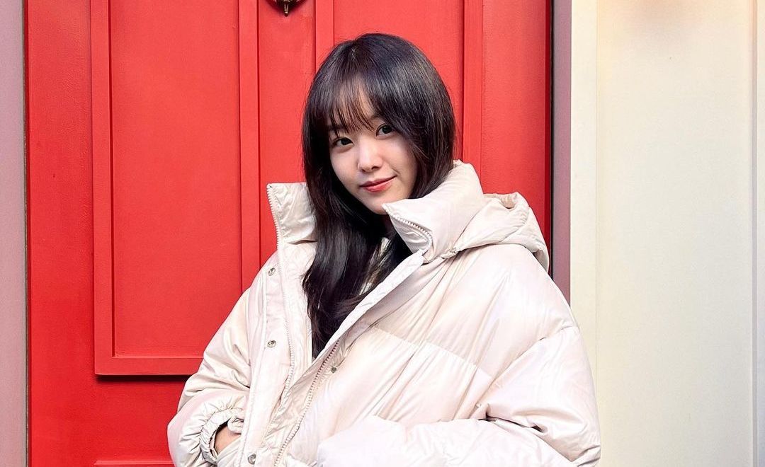 Song Ji Eun Umumkan Dirinya Berpacaran Dengan Youtuber  Disabilitas Park We