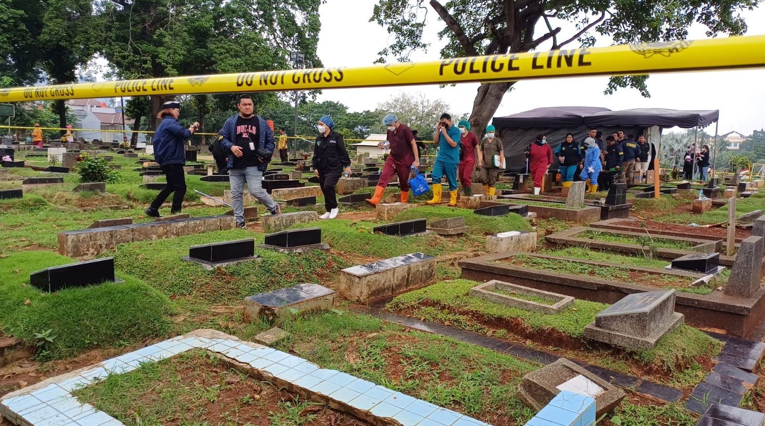 Meninggal di Kolam Renang, Polisi Gali Makam Anak Tamara Tyasmara