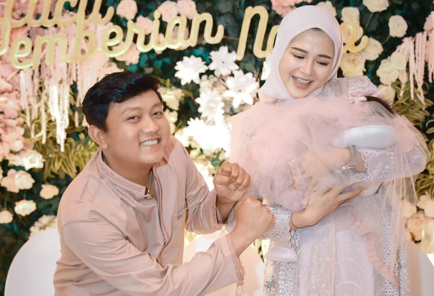 Denny Caknan dan Bella Bonita Bagikan Momen Sykuran Kelahiran Putri Pertama, Sabil Maratungga Cundamani