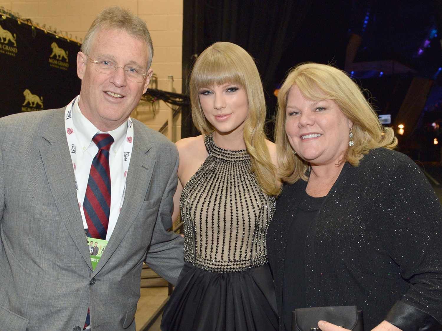 Ayah Taylor Swift Dituduh Serang Fotografer di Australia