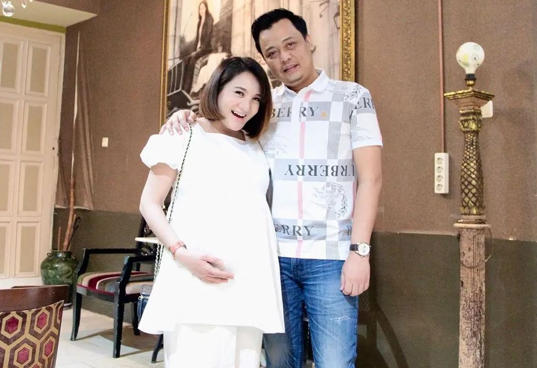 Kiki Amalia Ceritakan Proses Melahirkan Anak Pertamanya secara Normal di Usia 42 Tahun