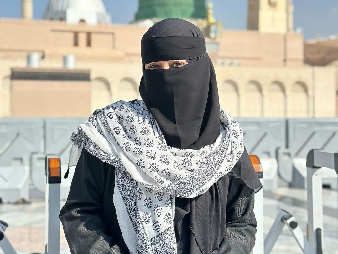 Kisah Umi Pipik Putuskan Bercadar, Alami Perjalanan Spiritual saat Umrah hingga Dengar Bisikan Gaib