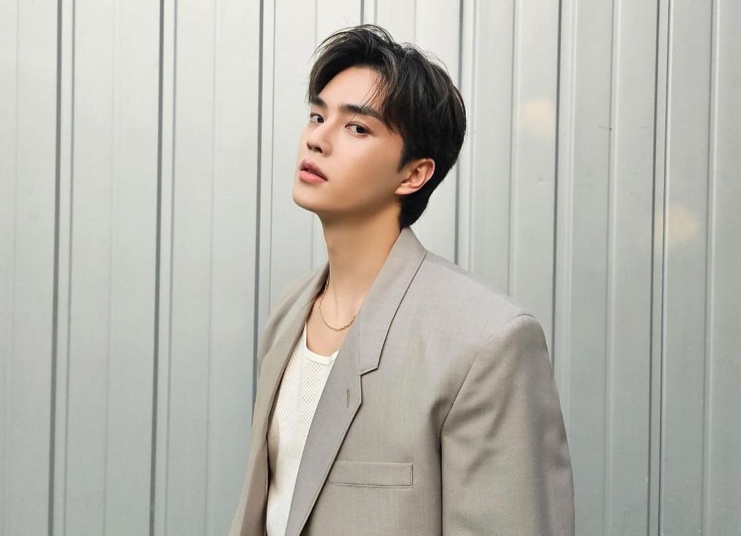 Song Kang Jalani Wajib Militer Mulai Hari Ini