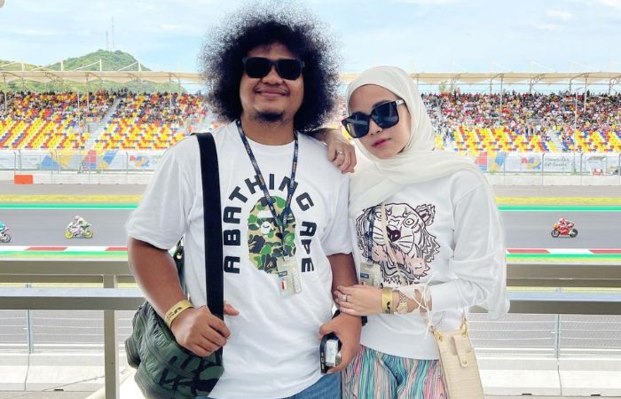 Nyekar ke Makam saat Lebaran, Istri Babe Cabita: Kamu Sosok Laki-laki Terbaik Untukku dan Anak-anak