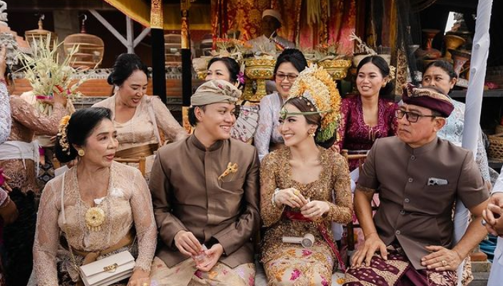 Rizky Febian dan Mahalini Raharja Resmi Melangsungkan Upacara Adat Dharma Suaka
