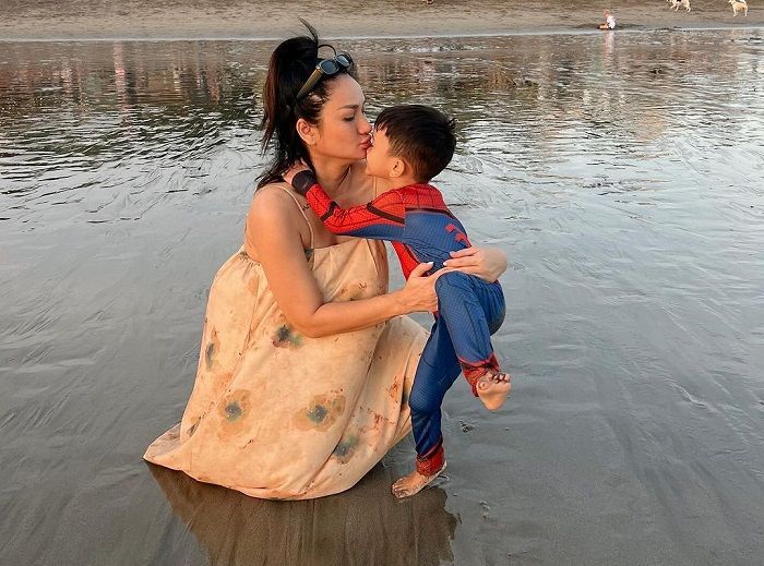Tengku Dewi Jalani Baby Moon Tanpa Suami, Janji akan Bongkar Daftar Pelakor Rumah Tangganya
