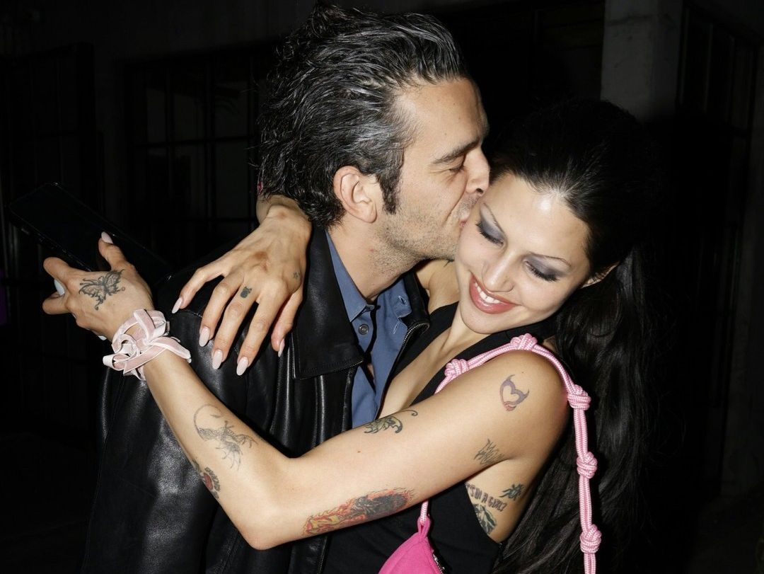 Matty Healy Umumkan Tunangan dengan Model Gabbriette Bechtel