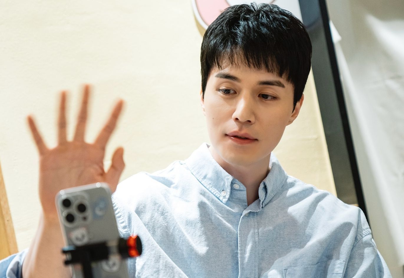 Lee Dong Wook Beberkan soal Kehidupan Percintaannya: Terlalu Melelahkan!