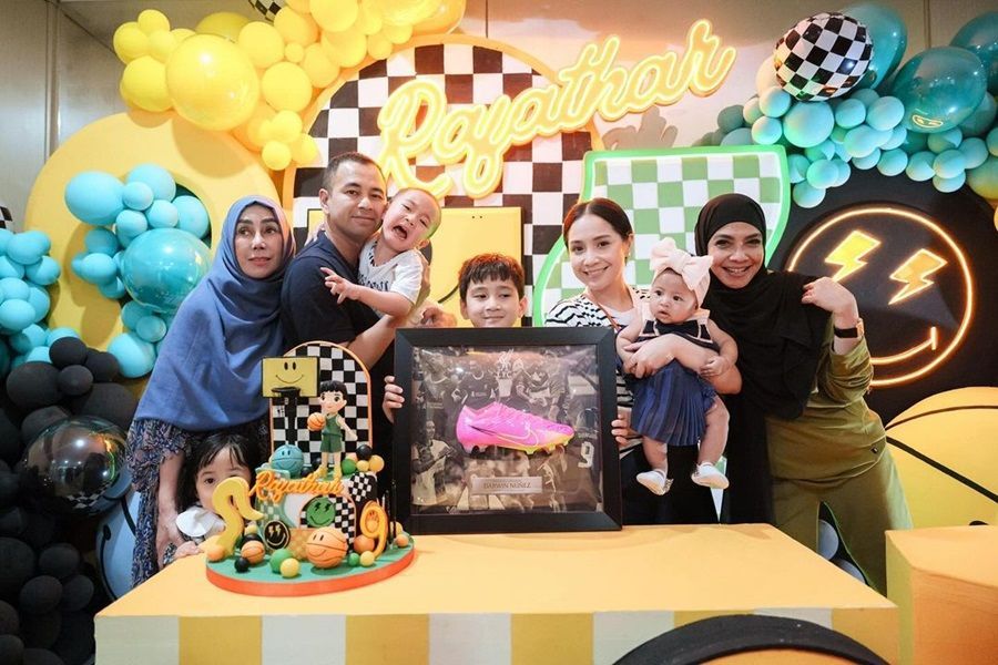 Surprise Ulang Tahun, Rafathar Dapat Hadiah Sepatu Darwin Nunez: Netizen Kepo Harganya