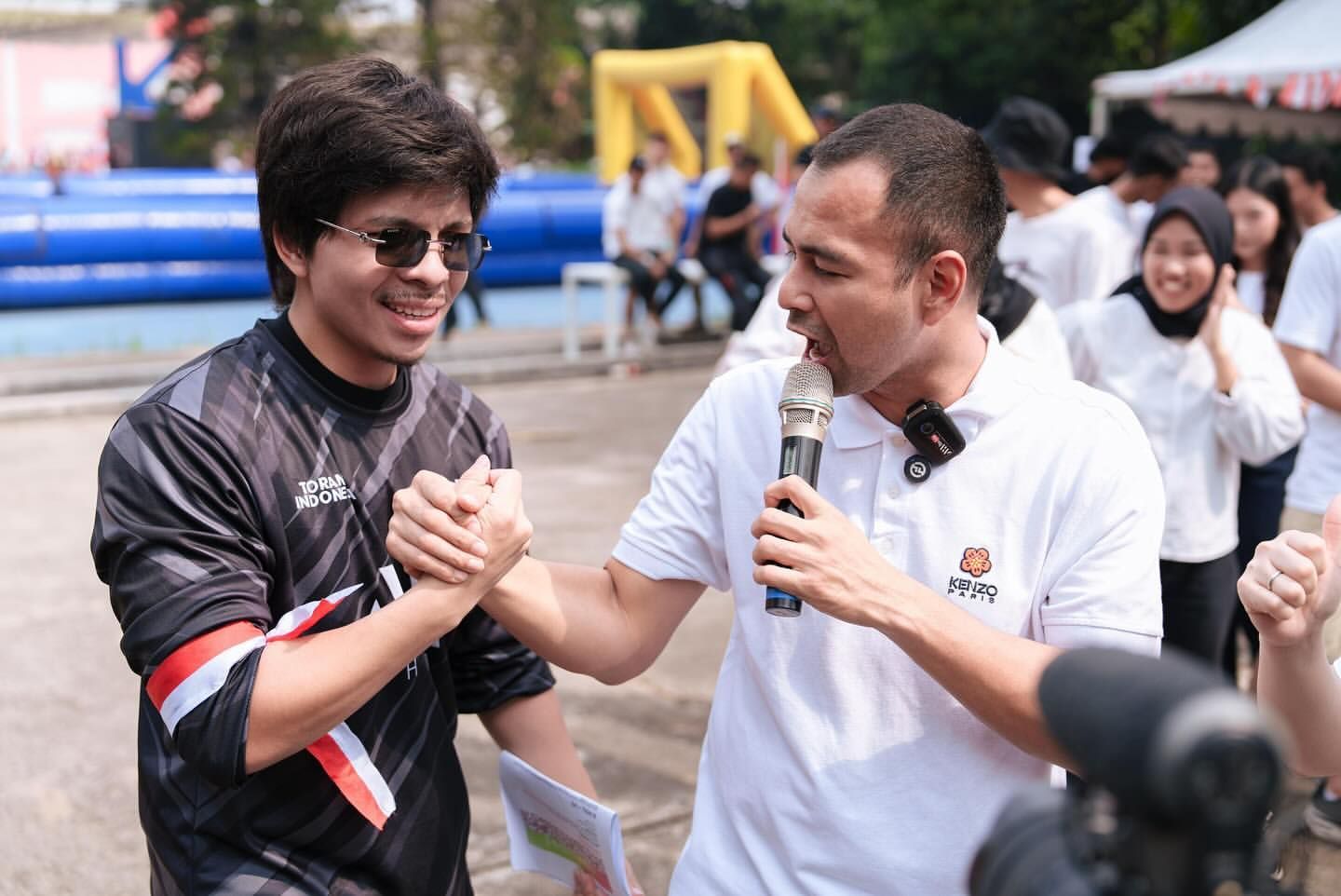 Atta Halilintar dan Raffi Ahmad Gelar Lomba Panjat Pinang Berhadiah Mobil sampai iPhone