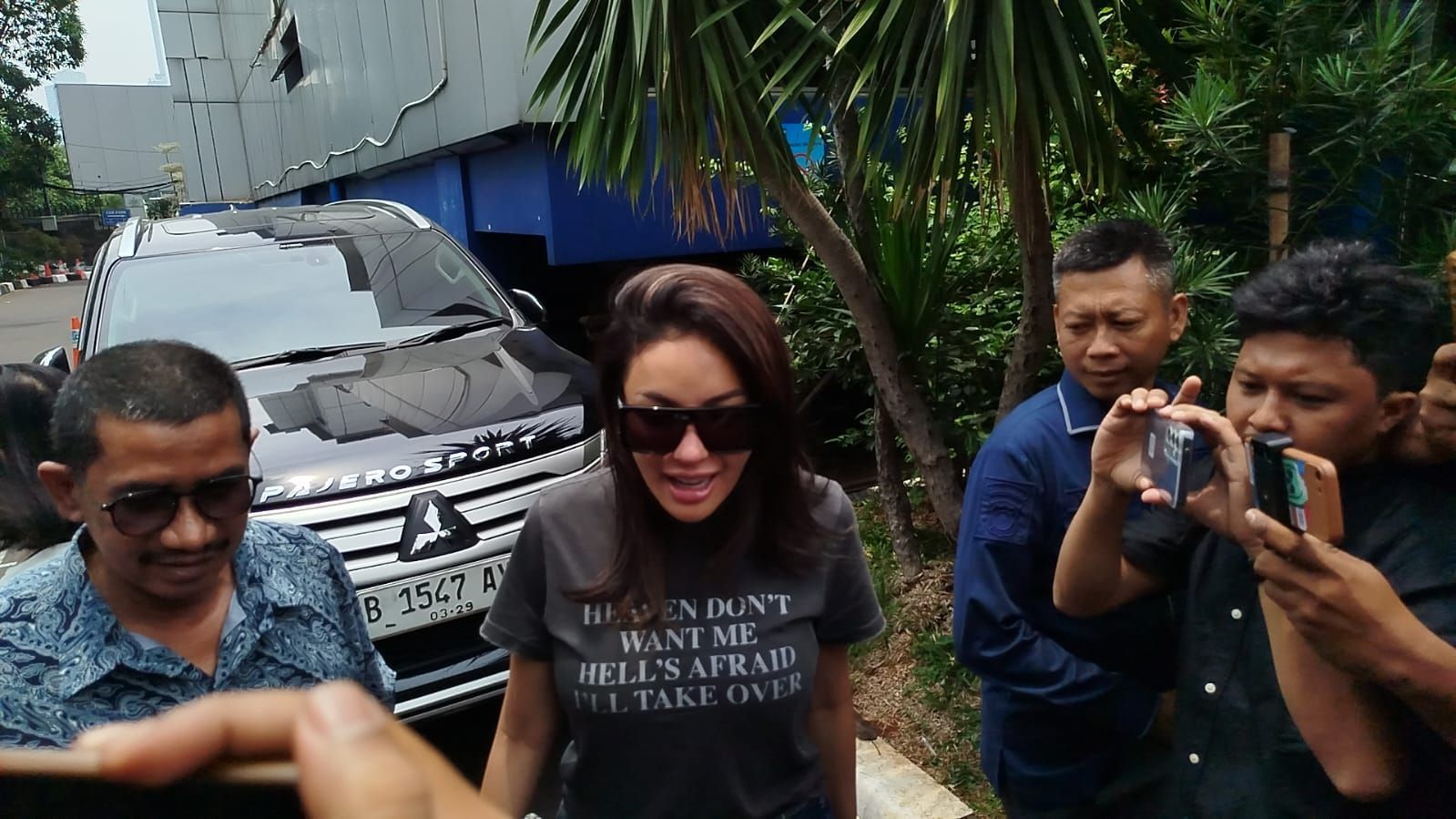 Datangi Polda Metro Jaya, Nikita Mirzani Bakal Laporkan Seorang Pengacara: Siapa Dia?