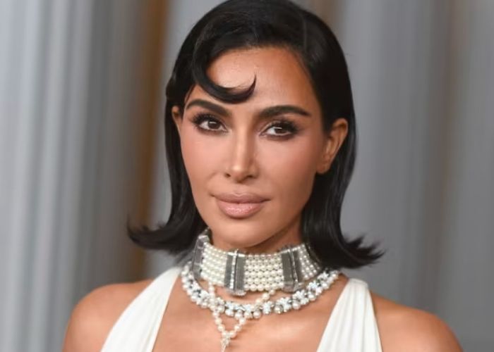 Instagram Kim Kardashian Mendadak Aneh, Ternyata Ini Alasannya