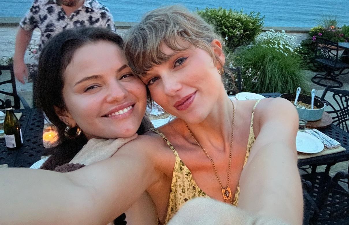 Reaksi Bahagia Taylor Swift Usai Selena Gomez Umumkan Tunangan: Aku Akan Jadi Gadis Pembawa Bunga