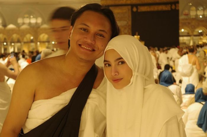 Rizky Febian Ajak Mahalini Umroh Usai Gelar Acara 7 Bulanan Kehamilan