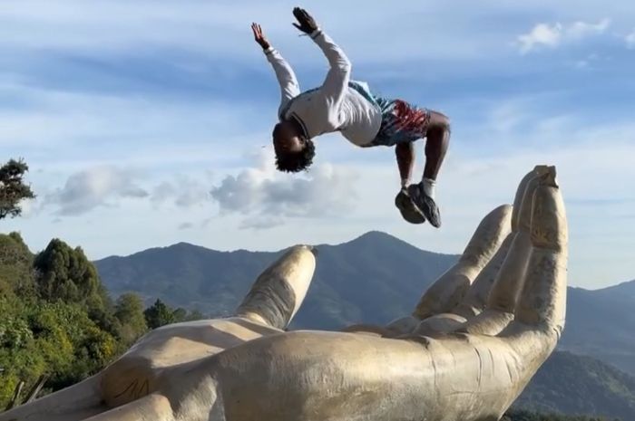 IShowSpeed Backflip di Atas The Hand of God di Guatemala, Bikin Netizen Heboh